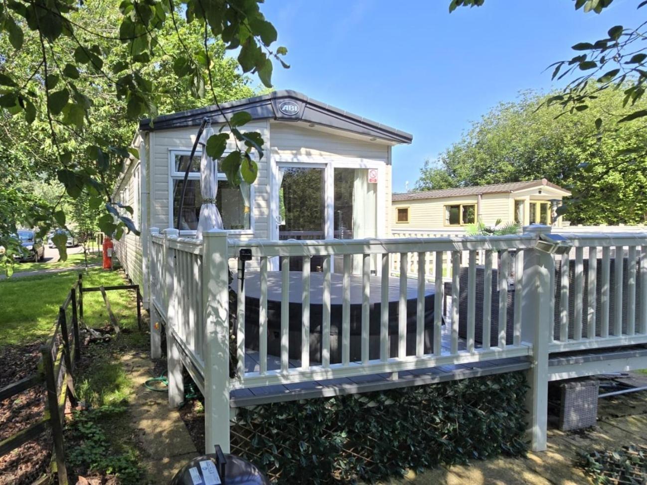 Luxury Lakeside Caravan With Hottub And Private Fishing Peg, Tattershall Lakes Экстерьер фото