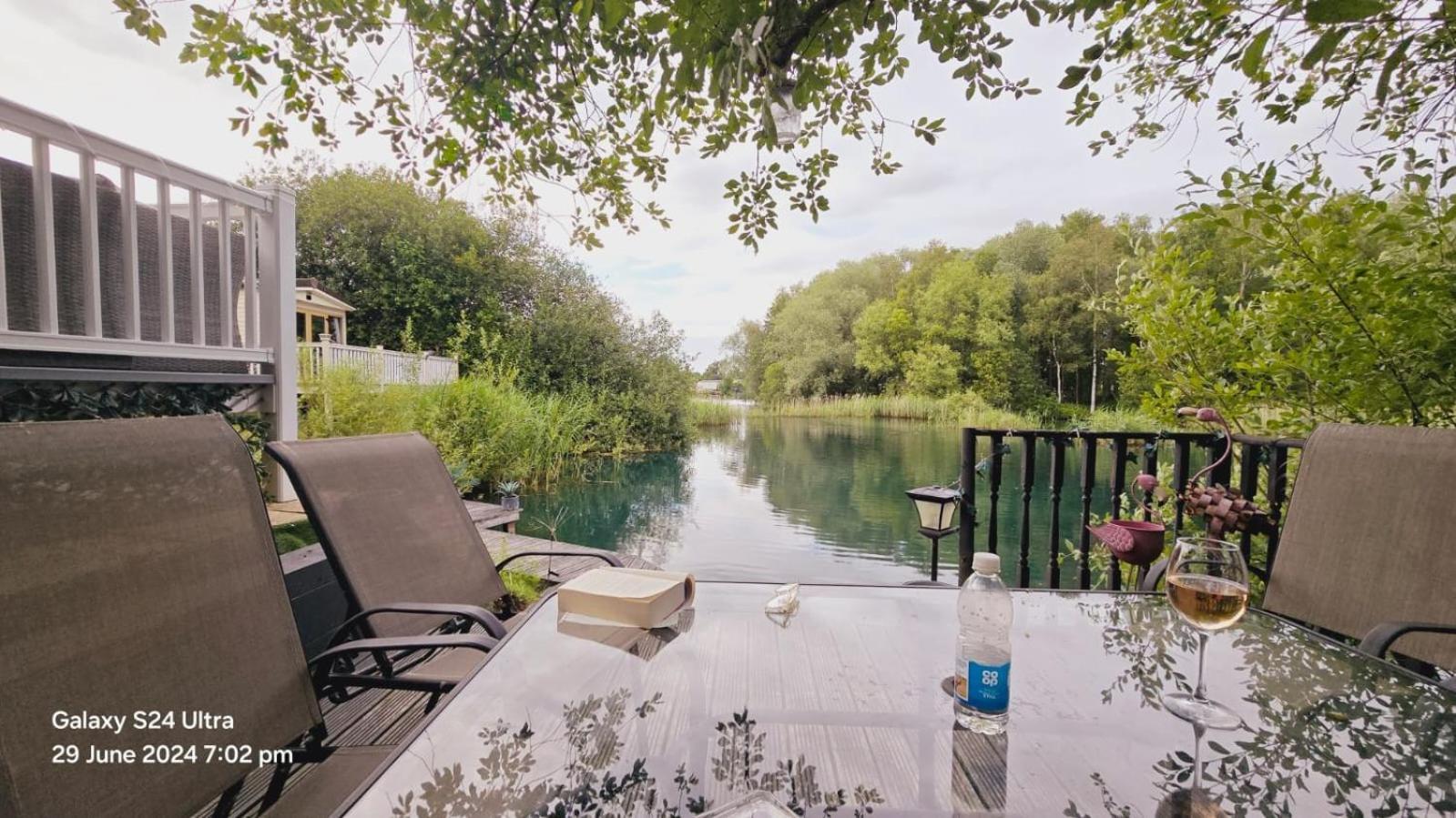 Luxury Lakeside Caravan With Hottub And Private Fishing Peg, Tattershall Lakes Экстерьер фото