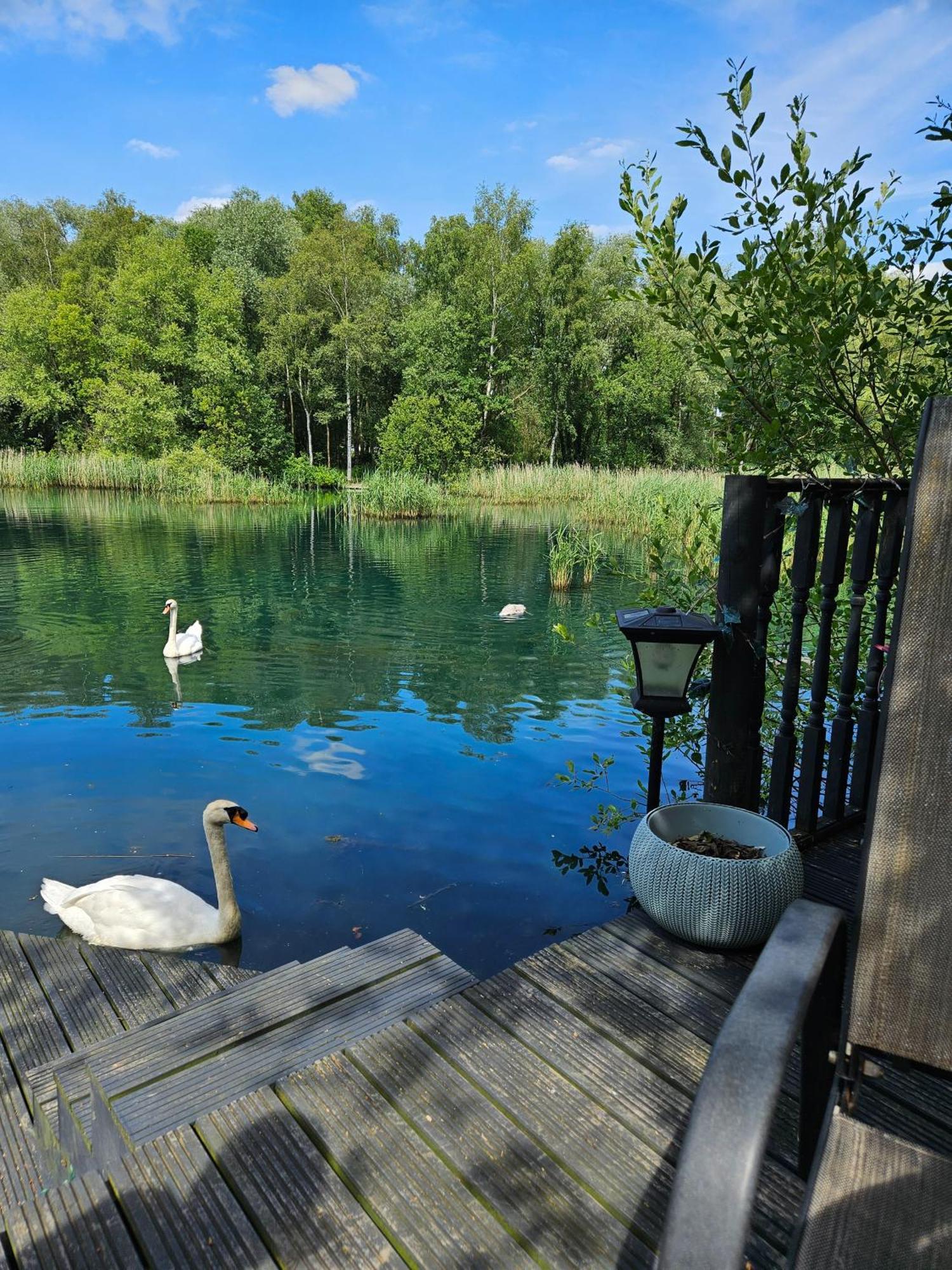 Luxury Lakeside Caravan With Hottub And Private Fishing Peg, Tattershall Lakes Экстерьер фото